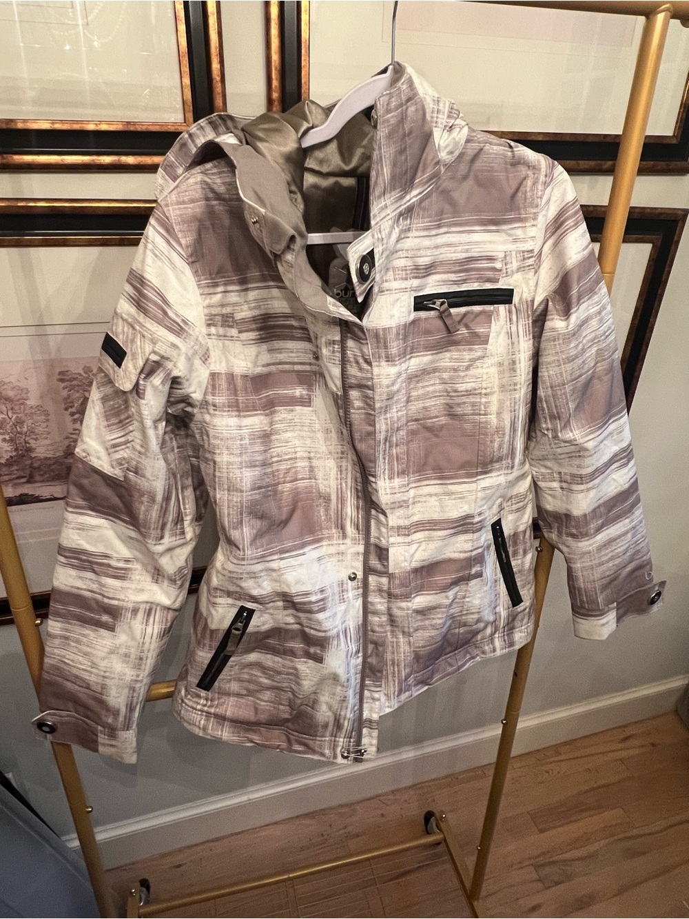 Womens Burton Snowboard/Ski jacket. Waterproof Hooded Jacket in Gray and White